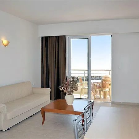 Emerald Apartahotel 3*