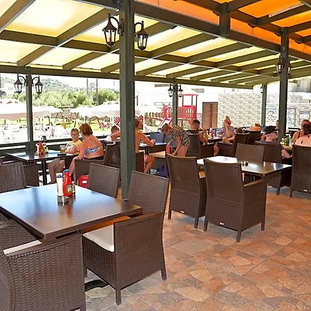 Hotel apartamentowy Emerald 3*