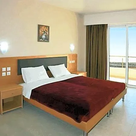 Emerald Aparthotel 3*