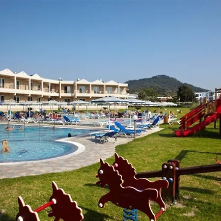 Emerald Aparthotel 3*