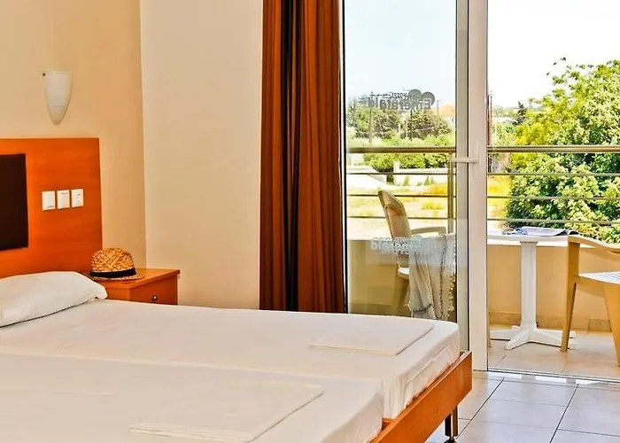 Emerald Aparthotel 3*