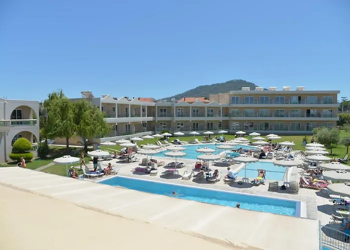 Emerald Aparthotel 3*